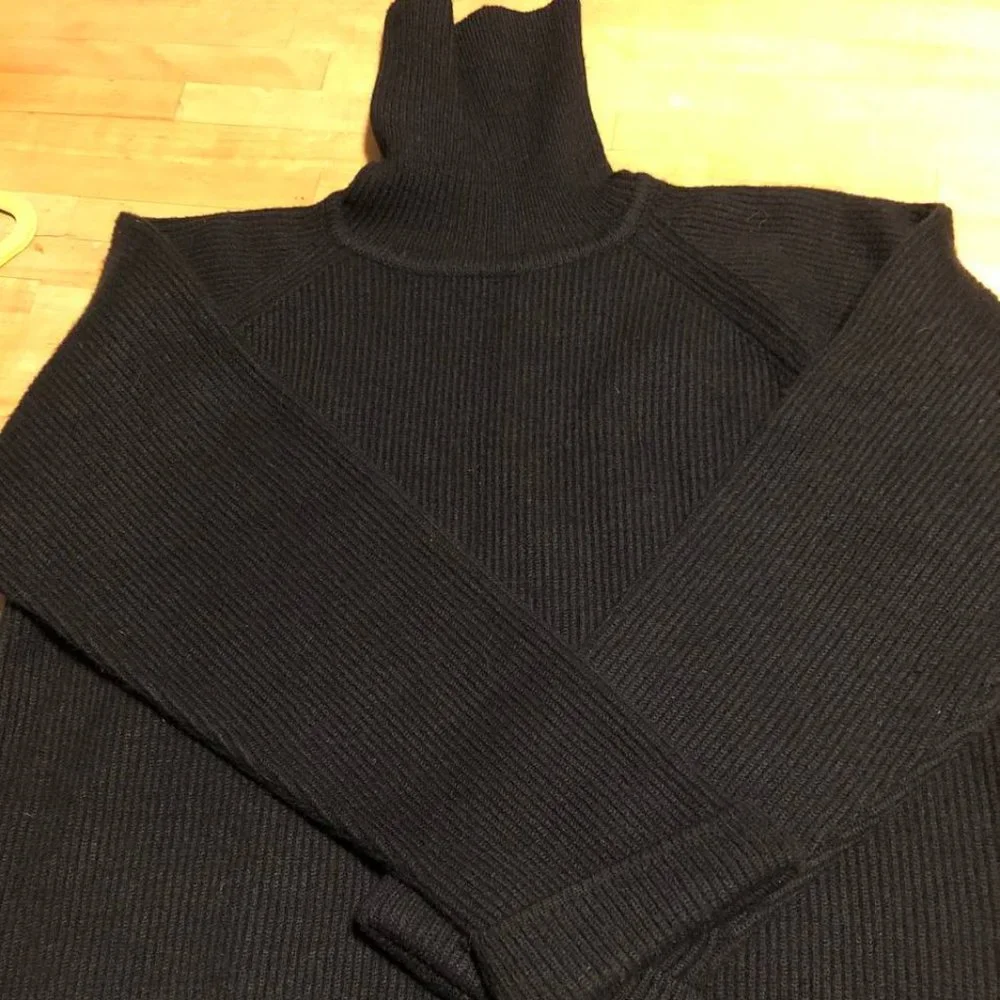 Jeanne Pierre Wool-blend turtleneck black sweater Size M - Picture 2 of 12
